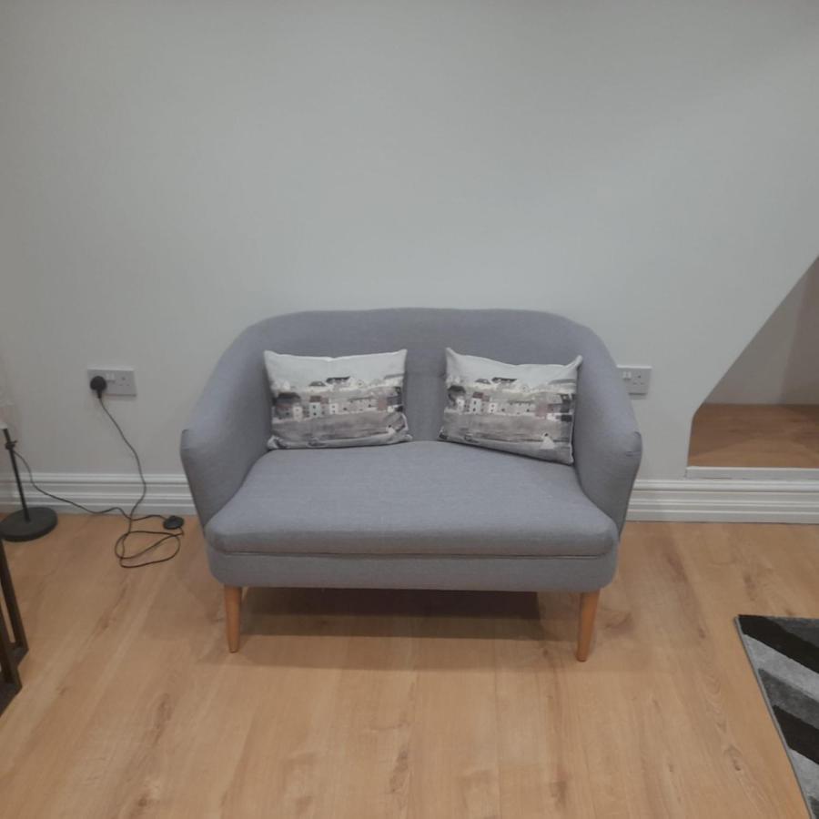 לונדון Beautiful Loft With En-Suit In A Family House, מראה חיצוני תמונה